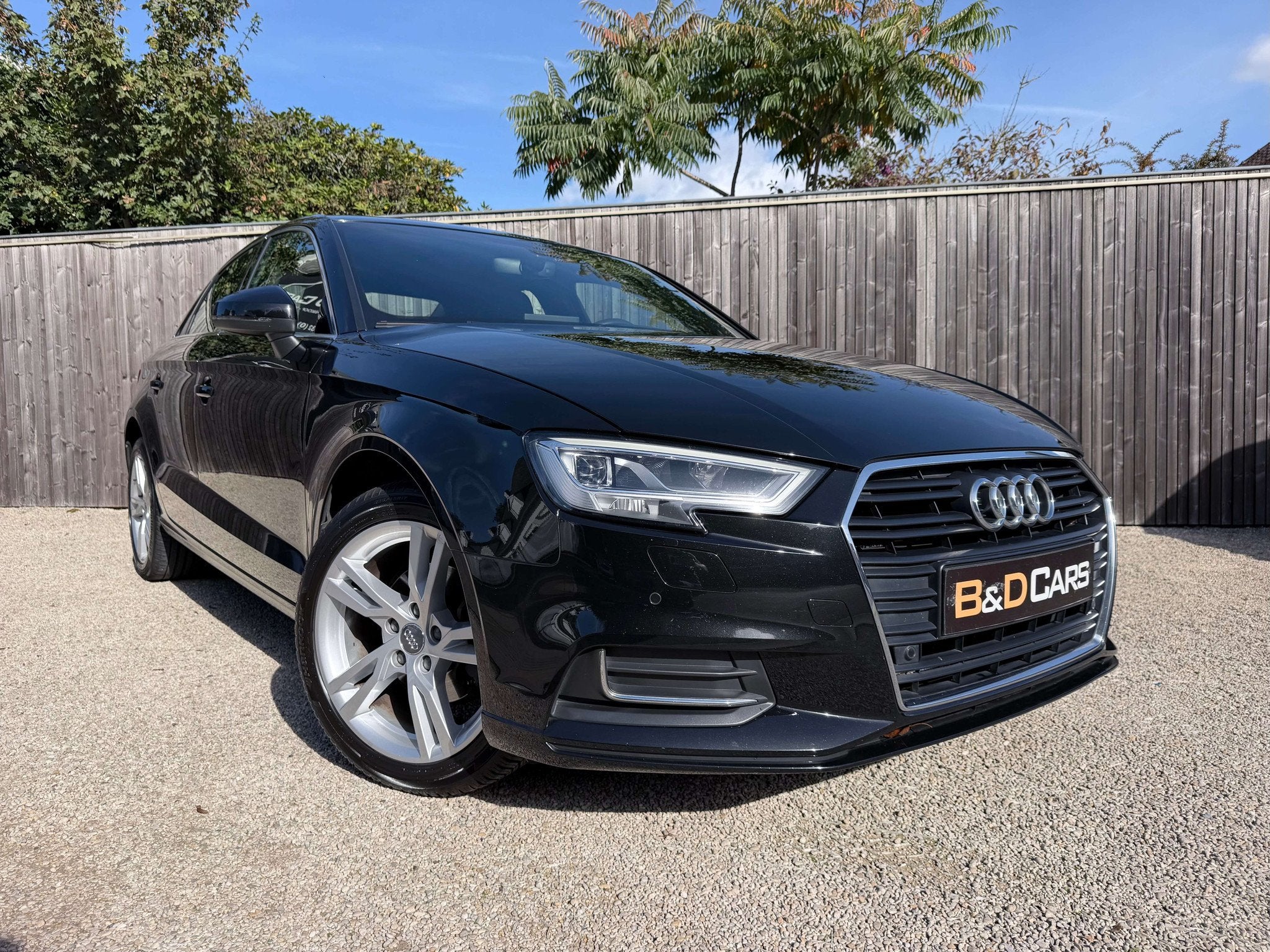 Audi A3 A3 1.0 TFSI S tronic LEDER/XENON/ZTLVRW/PDC/CRUISE/D, Autos, Cuir, Entreprise, 116 ch, Noir