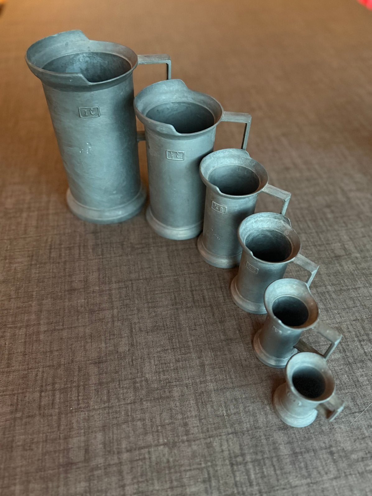 Serie mooie tinnen maatbekers van Peltrato 95% tin ., Antiek en Kunst, Ophalen