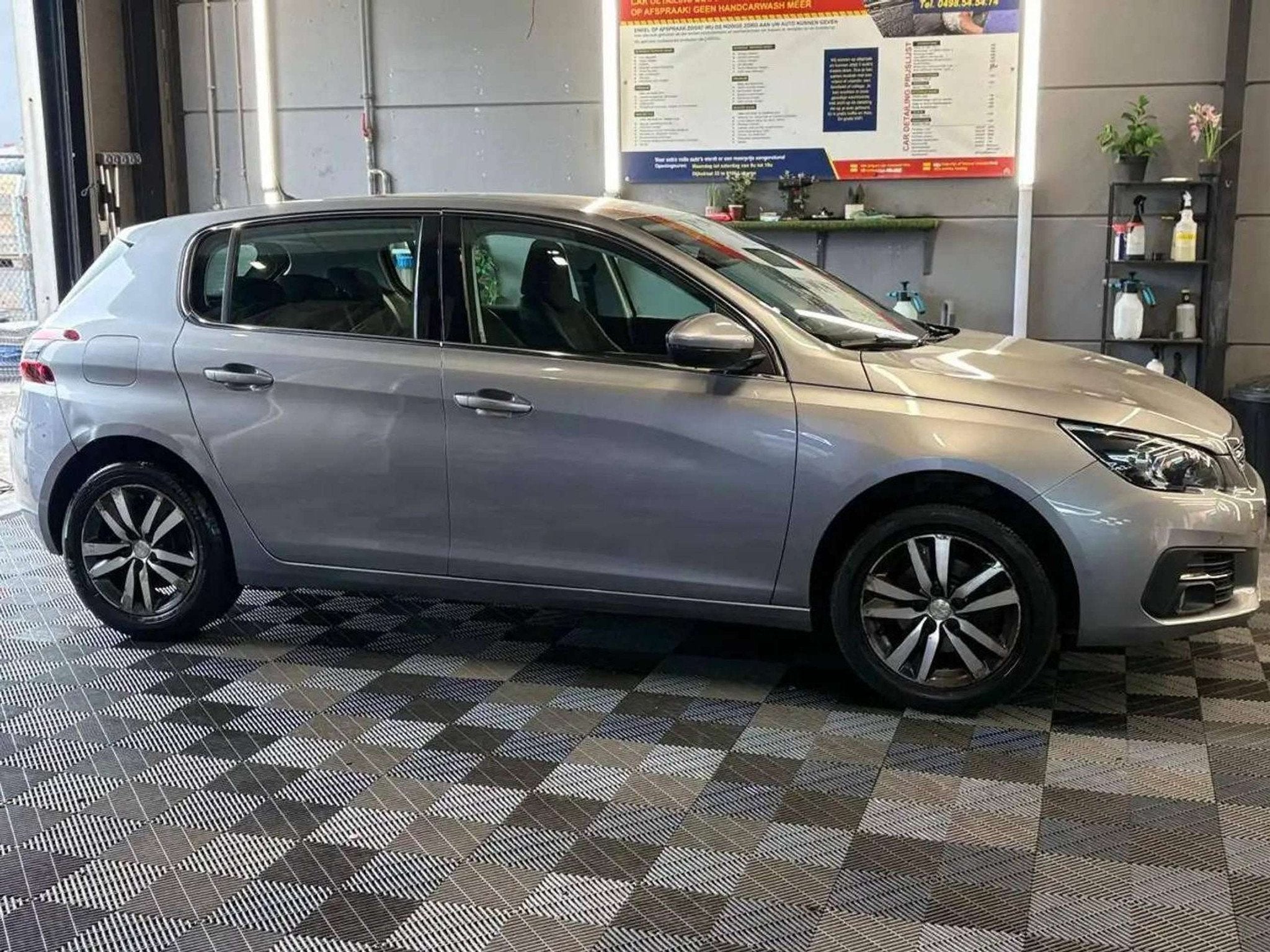 Peugeot 308 1.2i benz /2018/AUTOMATIQUE 140.000KM Euro 6, Autos, Argent ou Gris, Achat, Euro 6, Entreprise