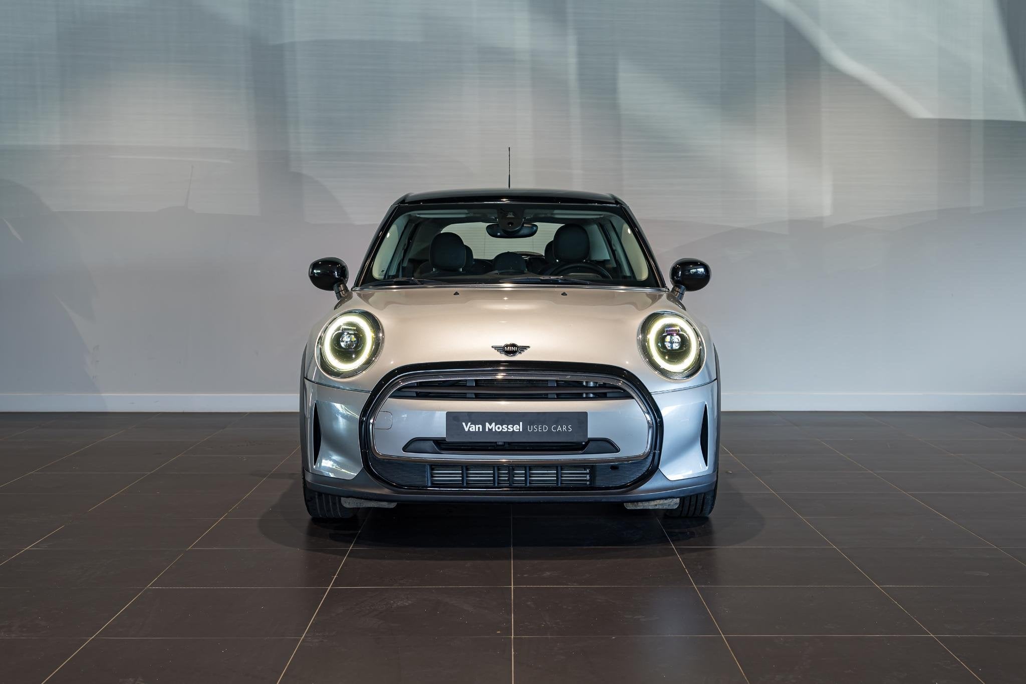 Mini Cooper 5 door COOPER 5D | PDC A | Camera | Carplay | Cr, Dealer onderhouden, Stof, Gebruikt, Zwart