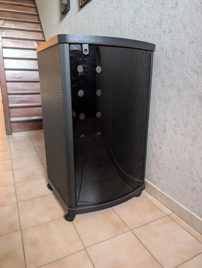 Stereo kast glazen deur, Huis en Inrichting, Kasten | Overige, Ophalen