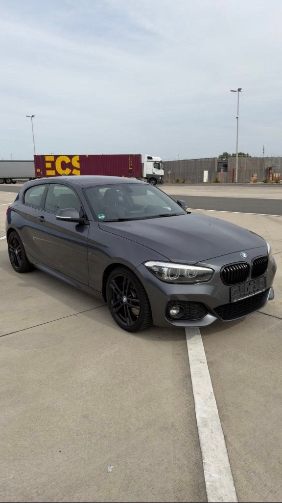 BMW 120i Pack M – 2018 – Automatique, Autos, Cuir, Argent ou Gris, Achat, Noir