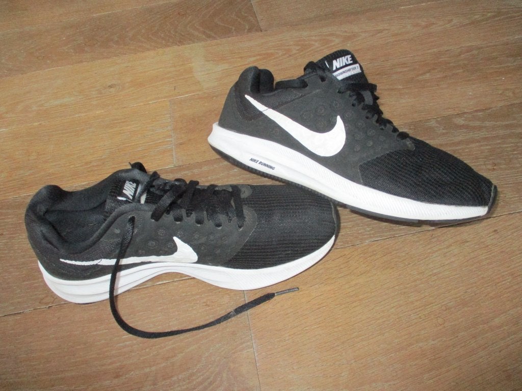 nike running downshifter 7 sport schoen loop schoen, Sports & Fitness, Course, Jogging & Athlétisme, Comme neuf, Autres types