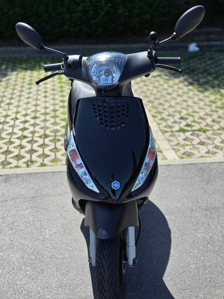 Piaggio Zip 2021 Classe B — 1 720 km — Noir — Très beau, Enlèvement, Essence, Zip