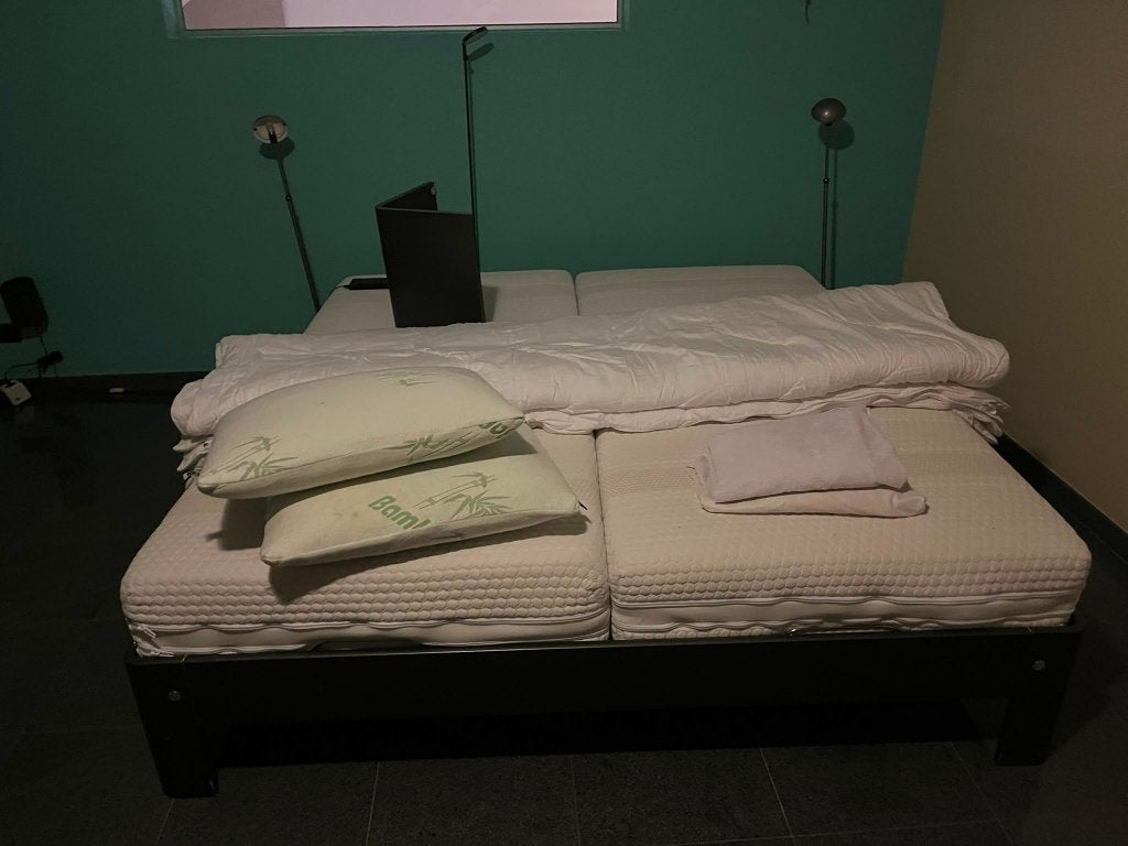 Auping tweepersoonsbed 180x200 incl. bodems en matrassen, Maison & Meubles, Chambre à coucher | Lits, Enlèvement