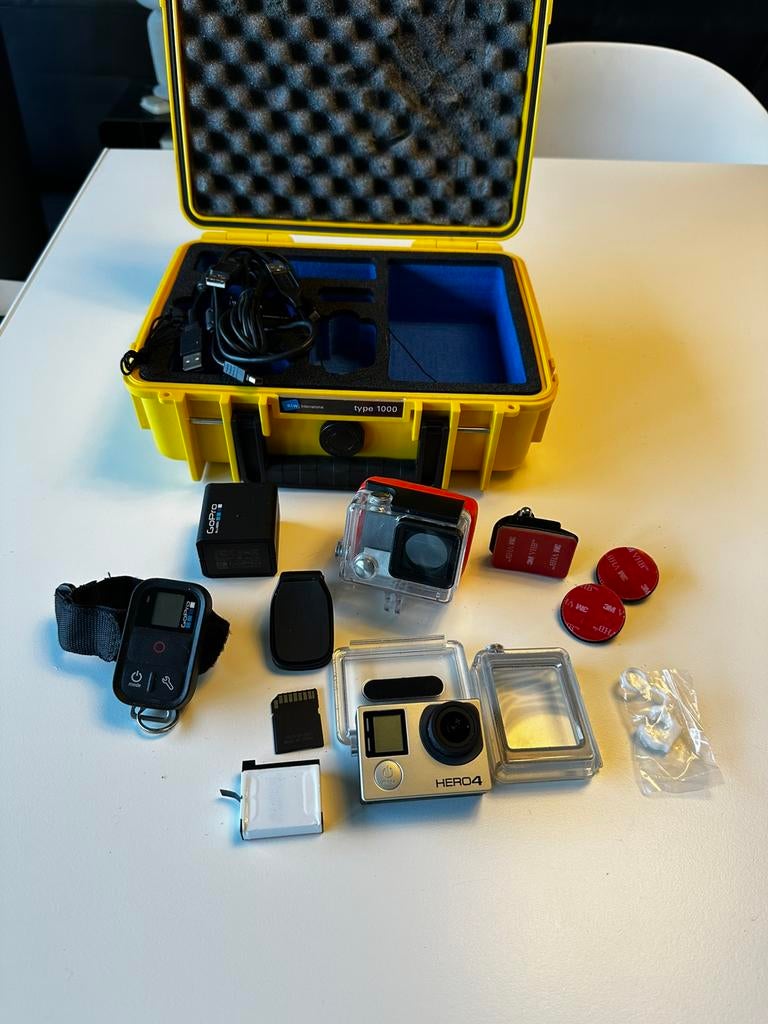 GoPro HERO4 + 3 batterijen + afstandsbediening +B&W koffer, TV, Hi-fi & Vidéo, Caméras action, Comme neuf, GoPro, Enlèvement