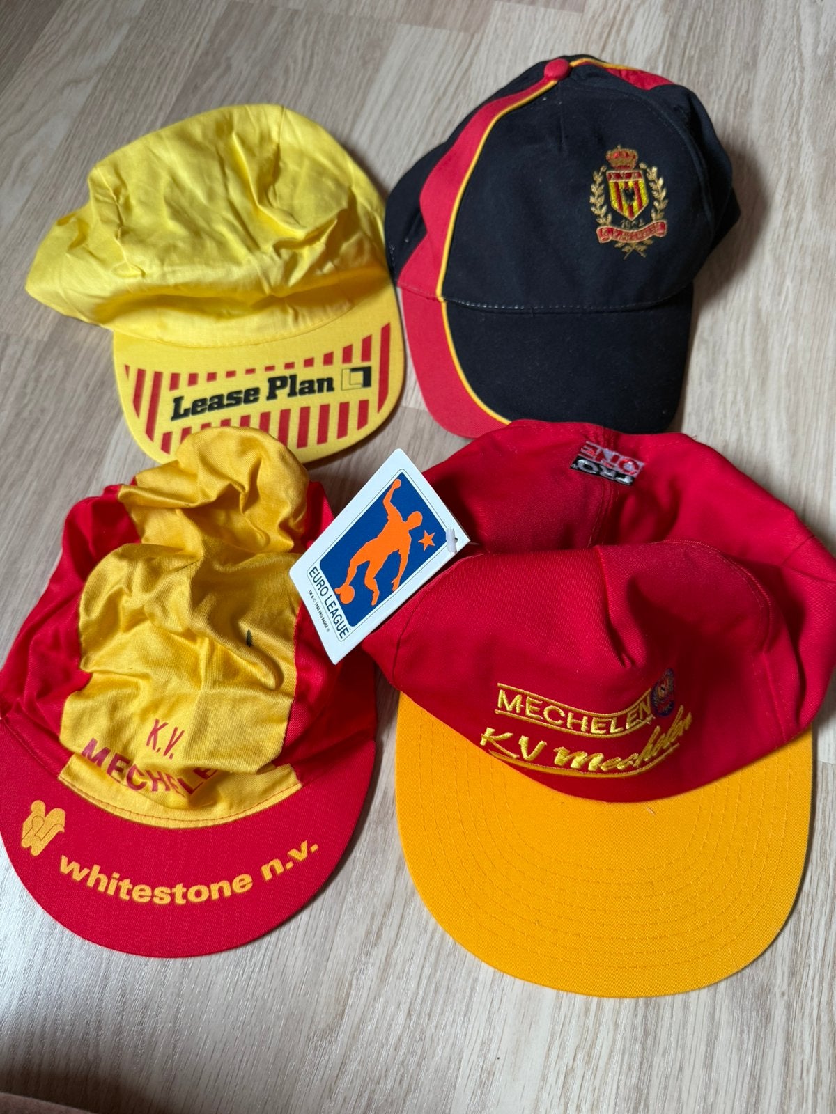 Kv mechelen pet, Ophalen, Zo goed als nieuw, Pet