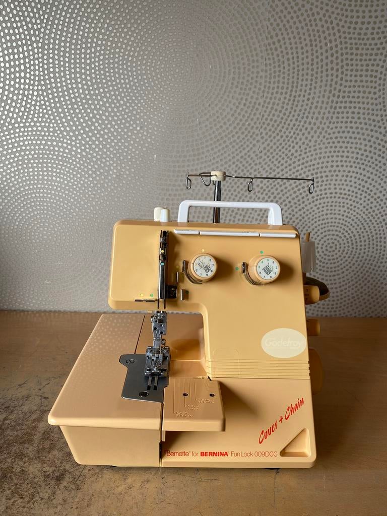 COVERLOCKMACHINE BERNINA/BERNETTE FUNKOCK 009DCC, Hobby en Vrije tijd, Naaimachines en Toebehoren, Gebruikt, Lockmachine, Bernina