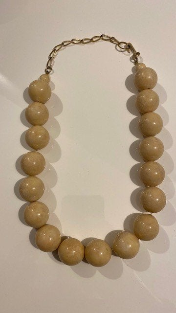 Ecru halsketting met ronde kralen, Bijoux, Sacs & Beauté, Colliers, Enlèvement ou Envoi, Comme neuf, Beige