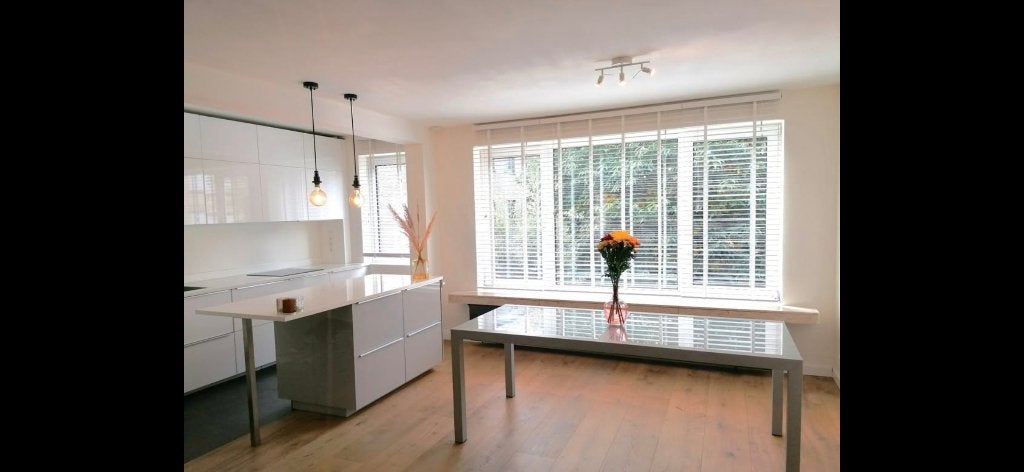 Gerenoveerd appartement te huur, 50 m² of meer, Antwerpen (stad)