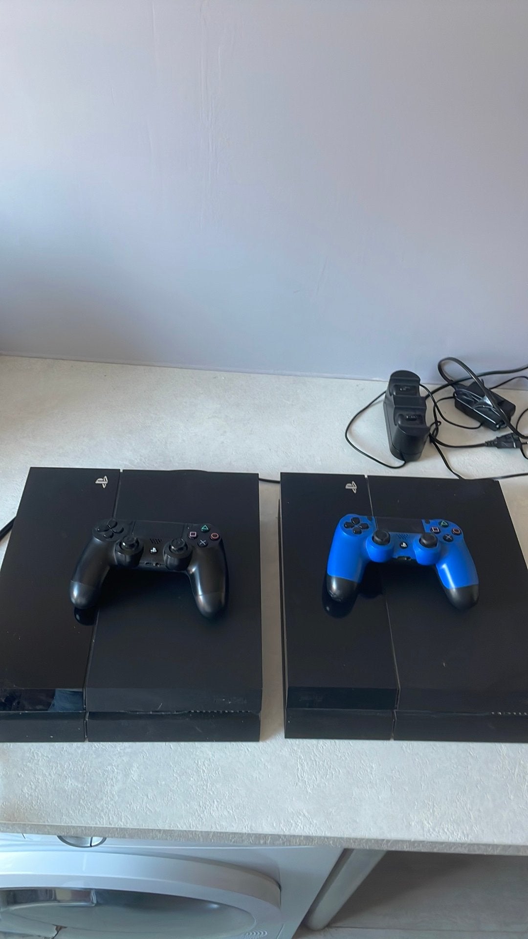 Ps4, Consoles de jeu & Jeux vidéo, 500 GB, Enlèvement, Utilisé, Avec 2 manettes