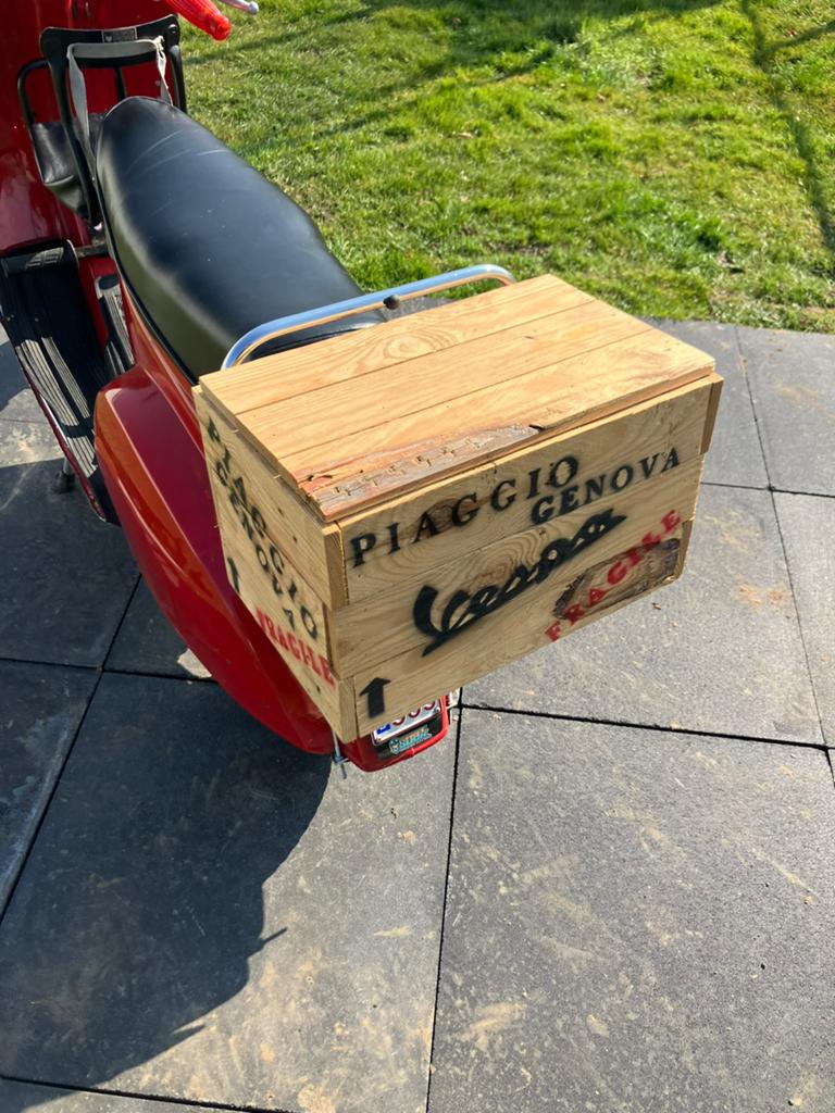 Vespa achterdrager koffer vintage, Motoren, Ophalen, Gebruikt