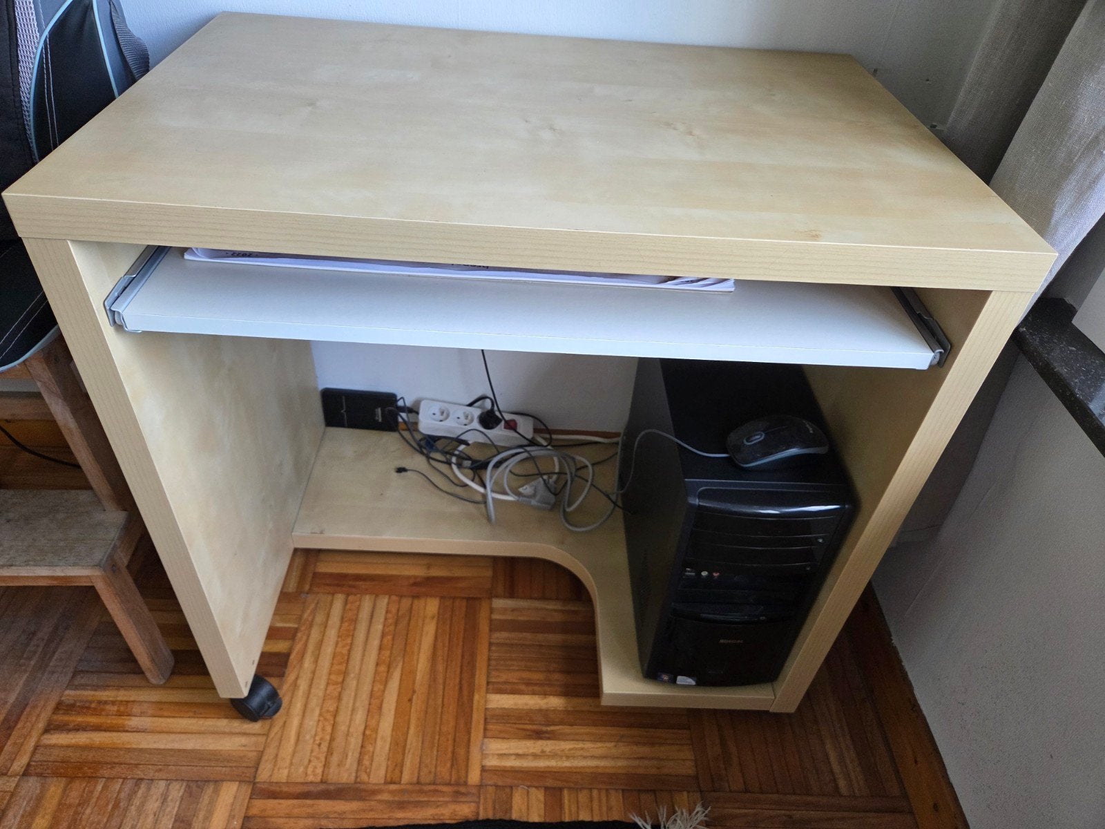 Computertafel/bureau, Ophalen, Gebruikt, 70 tot 120 cm, 70 tot 120 cm