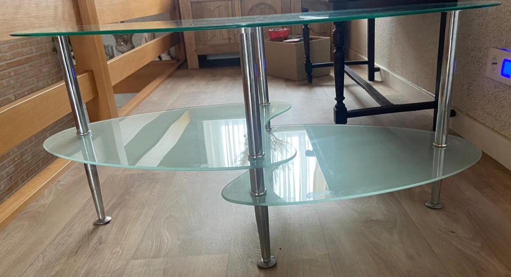 Glazen Salontafel, Ophalen