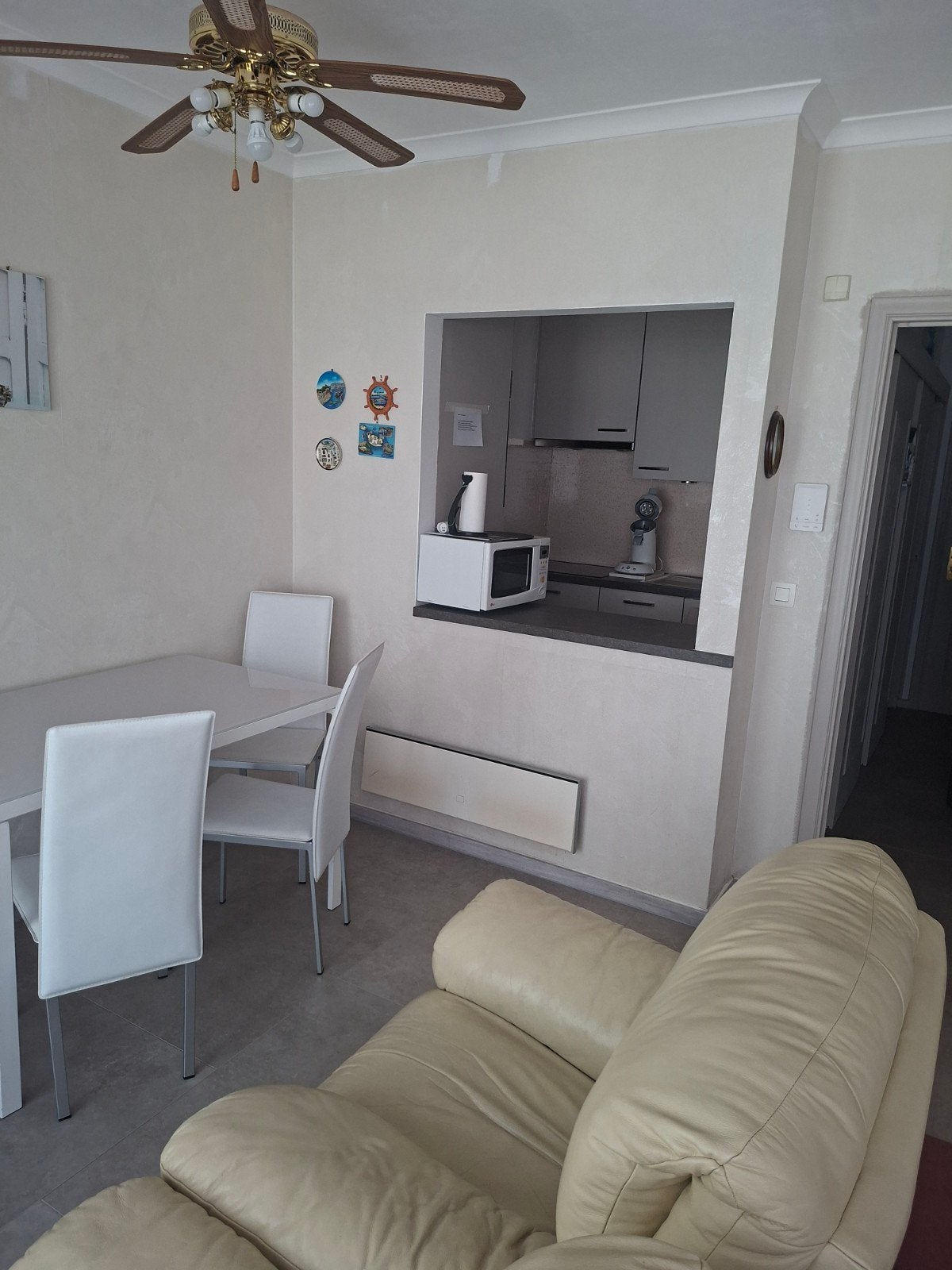 Knusse vakantiestudio te huur op 50m van de zeedijk te Midde, 5 personen, Antwerpen of Vlaanderen, Afwasmachine, Appartement
