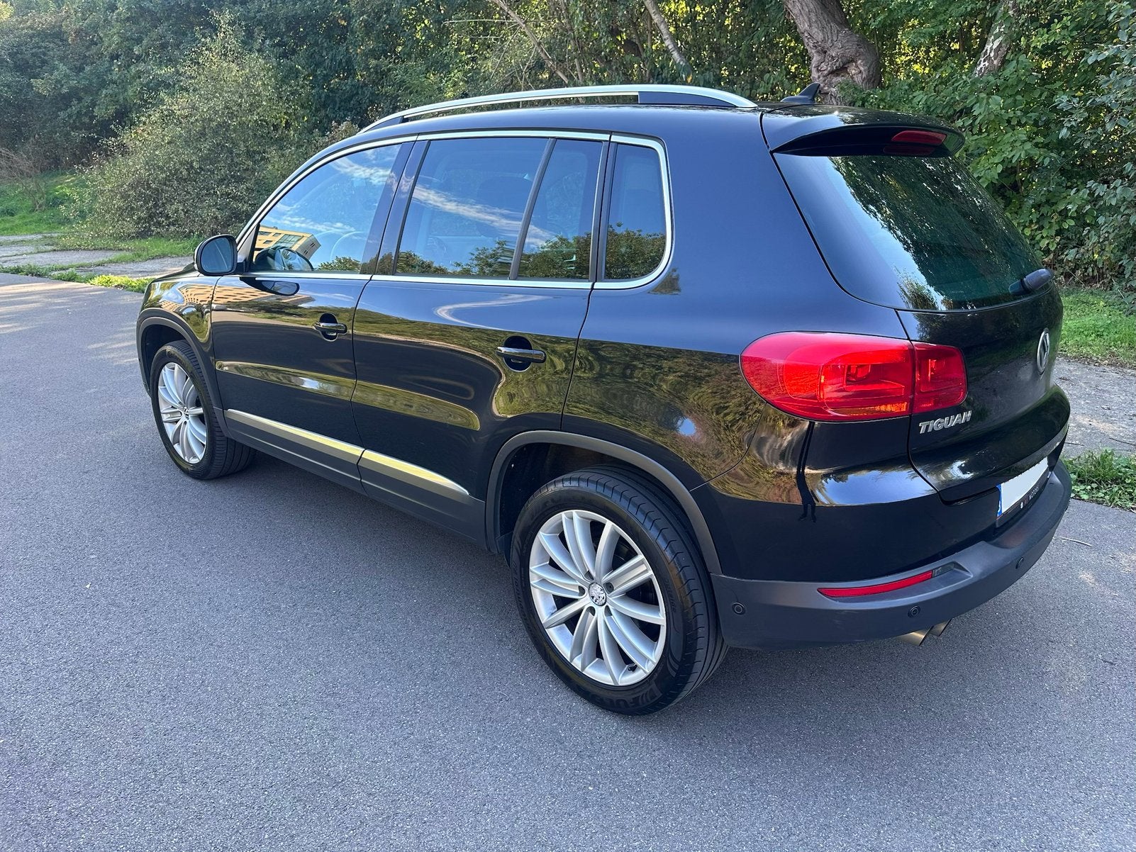 Tiguan 2.0 TDI 140 pk rijdt erg goed, Auto's, Voorwielaandrijving, Euro 5, Zwart, Zwart
