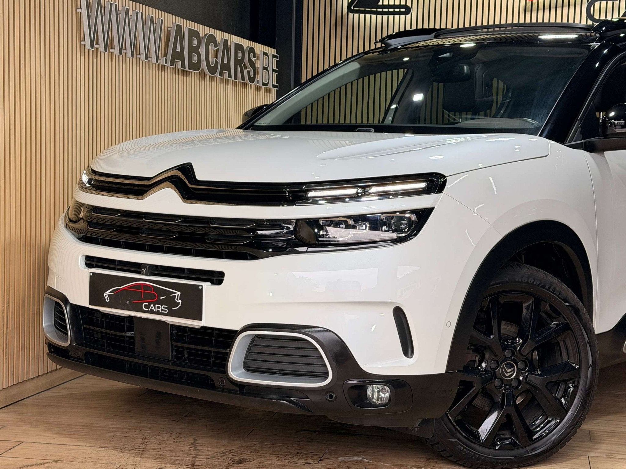 Citroën C5 Aircross 1.2i Feel * BOITE AUTO - FULL OPTIONS *, Autos, Citroën, 1940 kg, Achat, Euro 6, Entreprise
