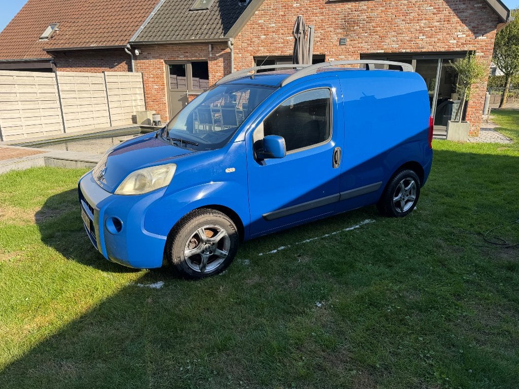 Fiat fiorino 1.3 td  bj 2009, Voorwielaandrijving, 4 deurs, Stof, Zwart