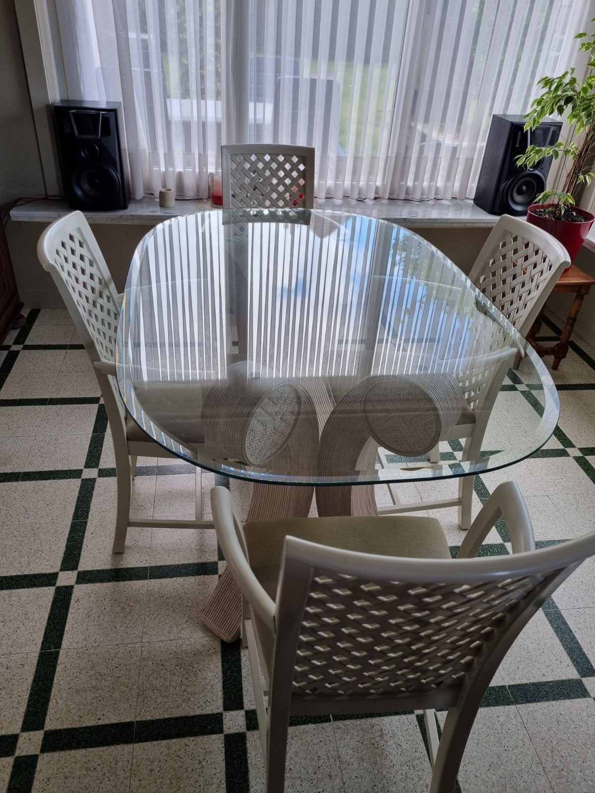 glazen tafel.met 4 bijpassende stoelen, Maison & Meubles, Enlèvement, Comme neuf
