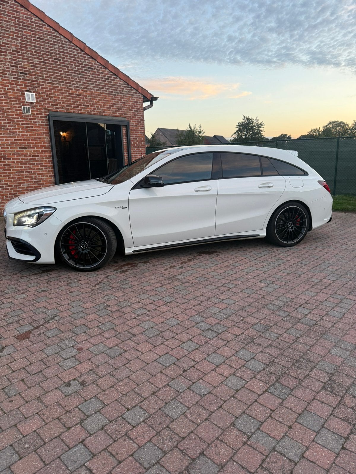 Mercedes CLA 45 AMG shooting break, Autos, Achat, Euro 6, Noir, 5 portes