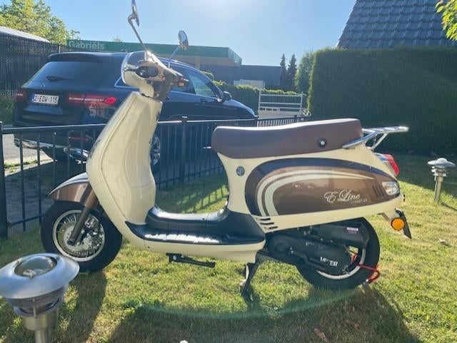 Scooter Venesi, Ophalen, Zo goed als nieuw, Overige typen, Overige merken