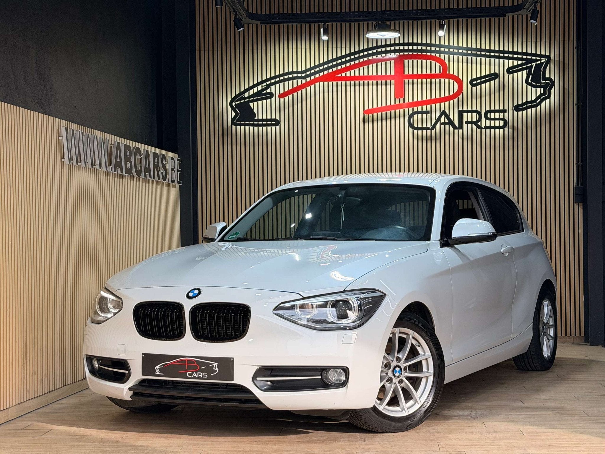 BMW 1 Serie 116 ed * SPORT * CLIM AUTO * (bj 2014), Auto's, BMW, Gebruikt, Zwart, 4 cilinders, 116 pk