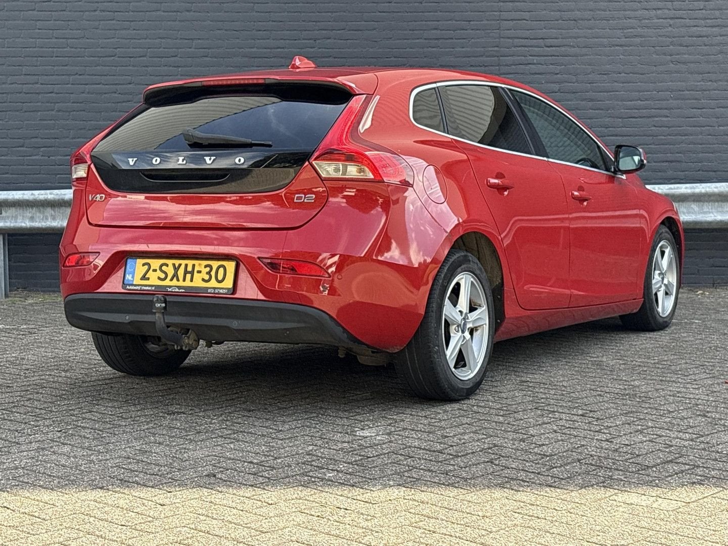 Volvo V40 1.6 D2 Momentum | climatisation | Cruise | Navi |, Autos, Rouge, Entreprise, Boîte manuelle, Electronic Stability Program (ESP)