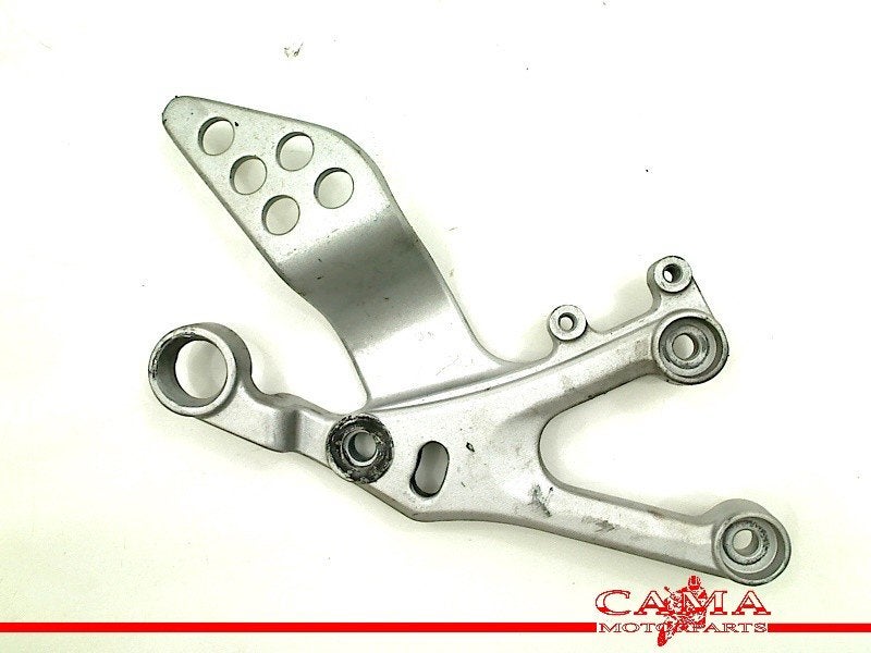 REPOSE PIEDS AVANT DROIT Yamaha, Motos, Dhr. S. di Majo, Utilisé, Info@cama-motorparts.nl, P.J. Troelstraweg 8 8
3144 CX  MAASSLUIS, NL