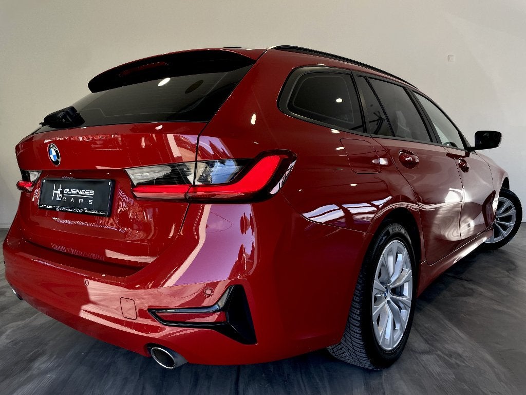 BMW 318 TOURING dA/ APPLE CARPLAY/ SIÈGES CHAUFFANT/ NAVI, Auto's, 4 cilinders, Bedrijf, 5 deurs, Verwarmde buitenspiegels