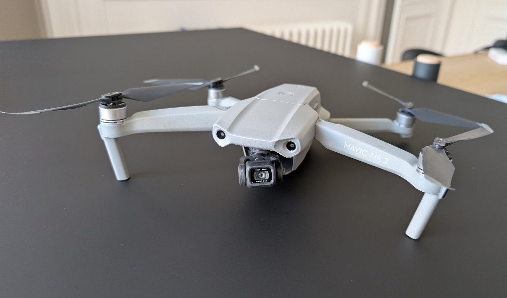 Drone DJI Mavic Air 2 Fly More Combo, Drone avec caméra, 250 à 900 g, 5 à 10 km, Utilisé