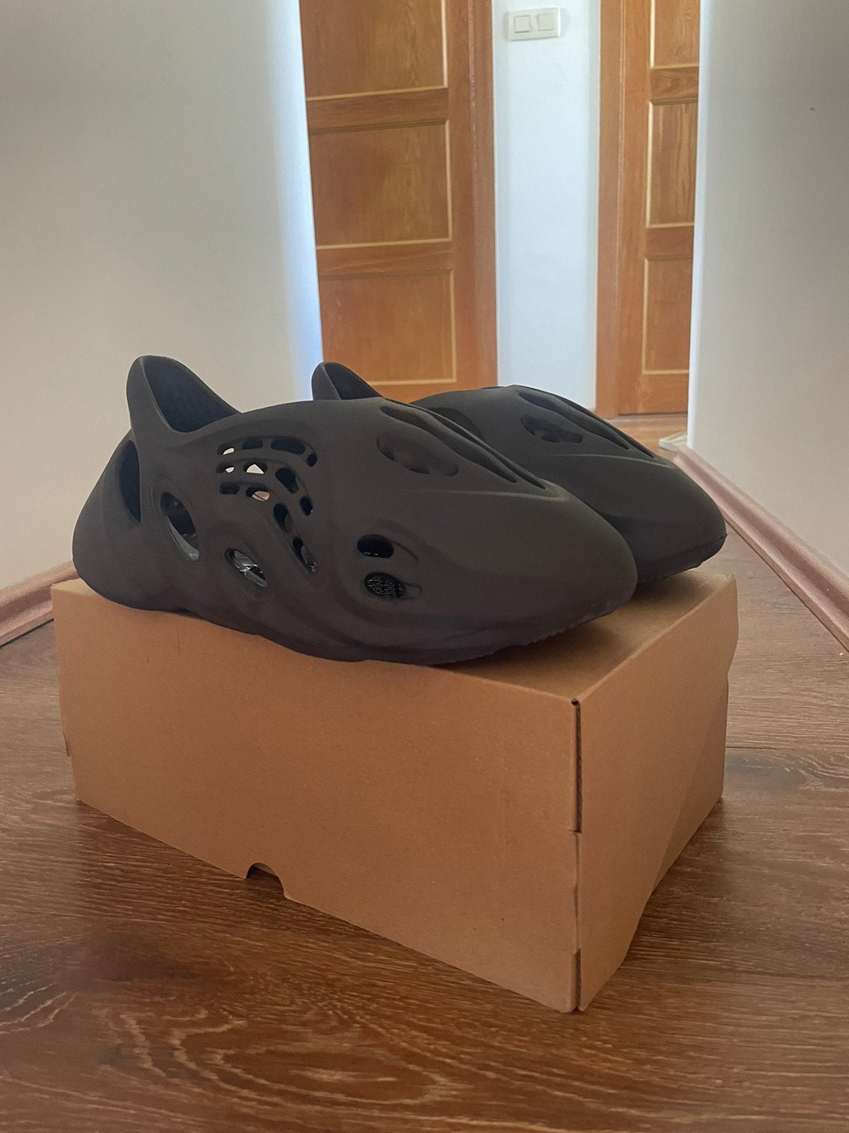 Yeezy Foams à vendre (voir description), Enlèvement, Comme neuf, Autres couleurs, Autres types