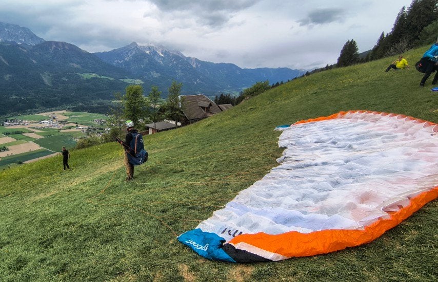 Paraglide U-turn Emotion 3 S - Gekeurd tot 2027, Sport en Fitness, Zweefvliegen en Paragliding, Ophalen