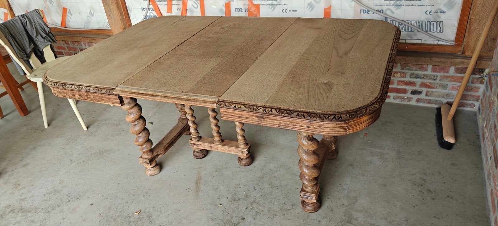 antieke eiken tafel, Enlèvement