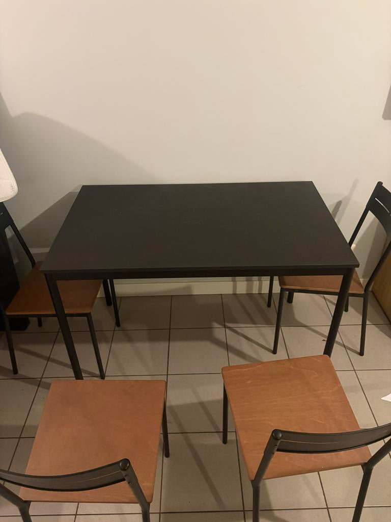 tafel met 4 stoelen, Huis en Inrichting, Ophalen, Zo goed als nieuw