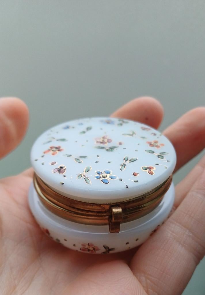Antiek opaline pillendoosje, Antiek en Kunst, Ophalen of Verzenden