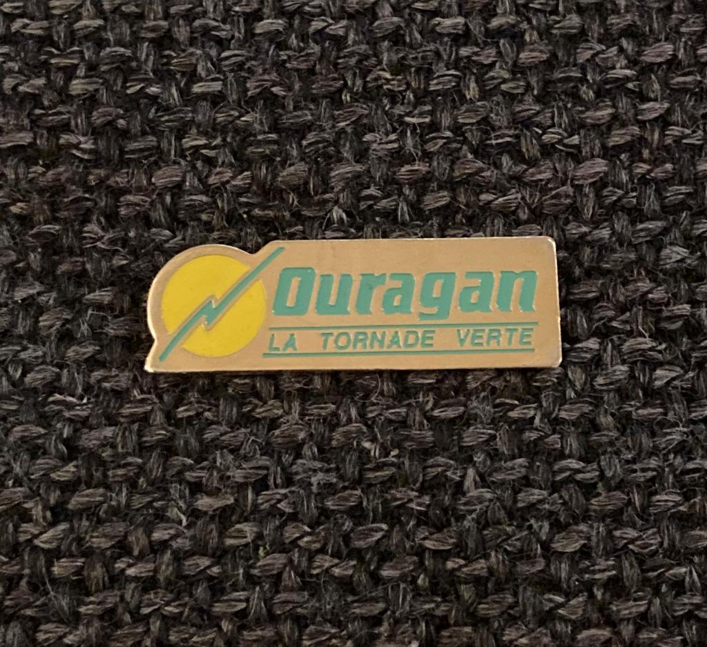 PIN - OURAGAN - LA TORNADE VERTE, Envoi, Utilisé, Autres sujets/thèmes, Insigne ou Pin's