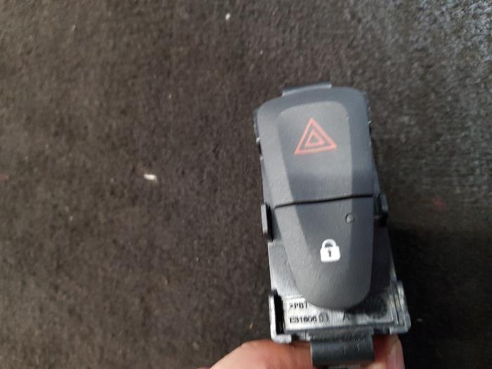 Paniekverlichtings Schakelaar van een Dacia Sandero, Auto-onderdelen, Ophalen of Verzenden, 3 maanden garantie, Gebruikt, Dacia