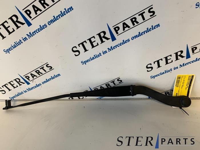 Ruitenwisserarm voor van een Mercedes C-Klasse, Ophalen of Verzenden, 3 maanden garantie, Gebruikt, Mercedes-Benz