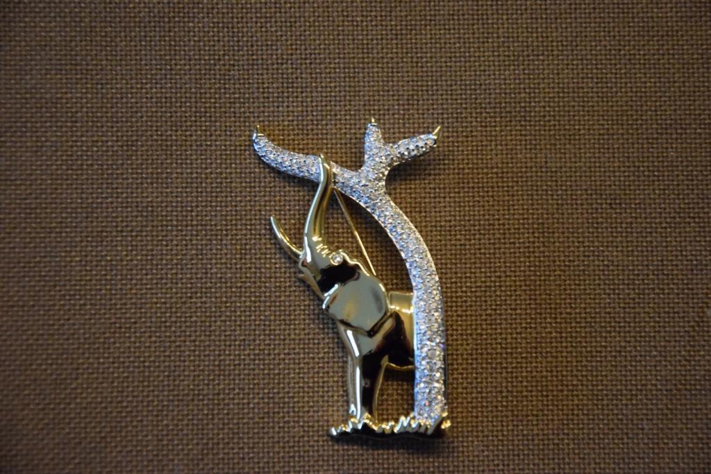 Swarovski olifant broche, Ophalen of Verzenden, Nieuw, Sieraad of Horloge