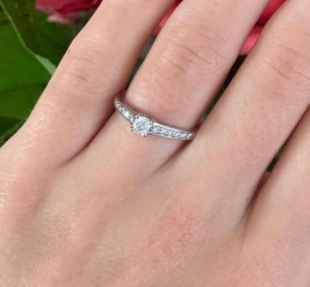 Bague en or blanc 18 carats, diamant naturel de 0,30 ct, Bijoux, Sacs & Beauté, Bagues, Enlèvement ou Envoi, Plus petit que 17