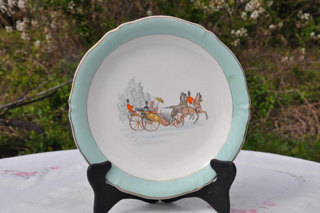 assiette decorative decor calèche (2), Antiquités & Art, Enlèvement ou Envoi