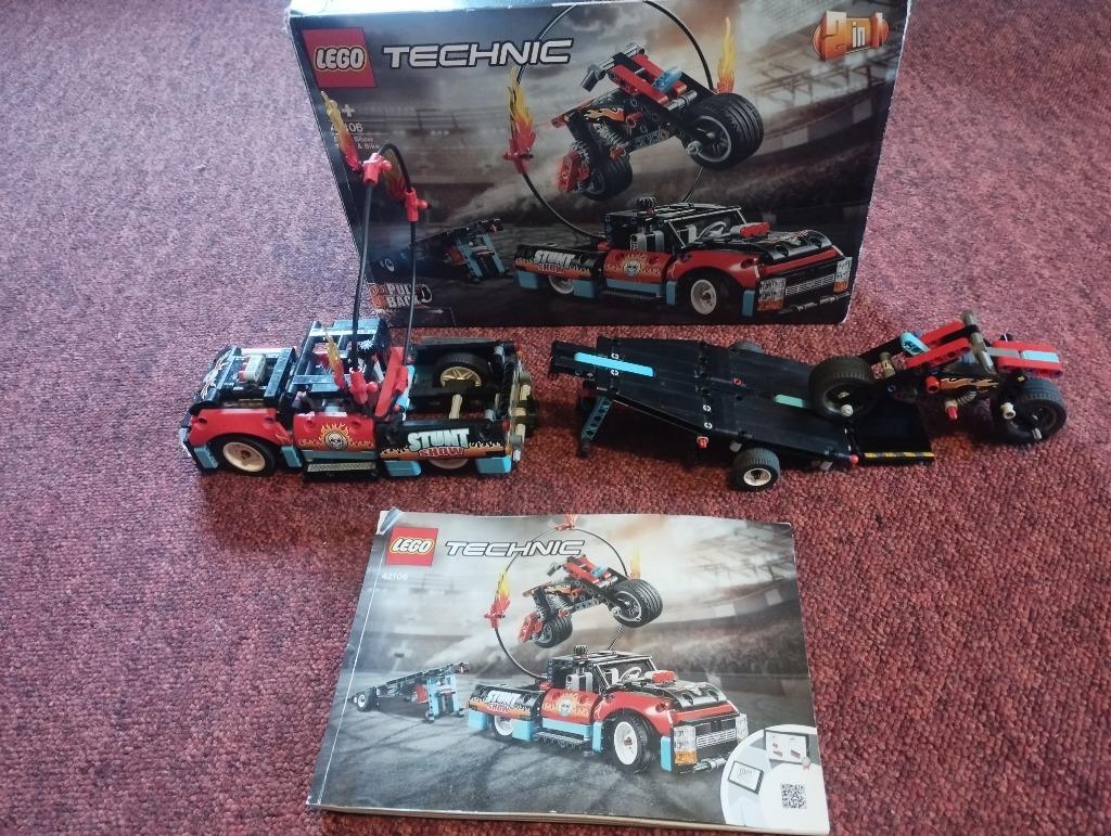 Lego Technic 42106 Camion et moto pour spectacle de cascades, Envoi, Utilisé, Ensemble complet, Lego