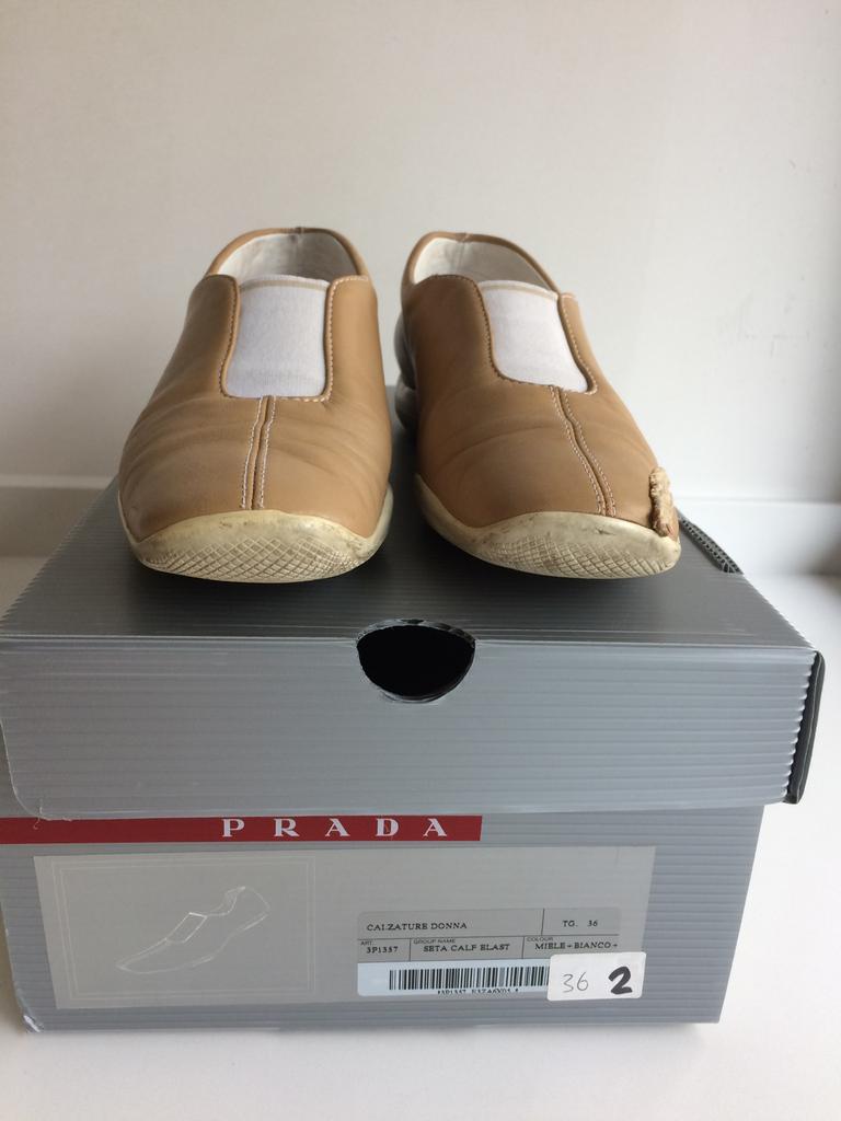 Prada - beige schoenen - maat 36, Kleding | Dames, Schoenen, Ophalen, Prada, Beige, Gedragen