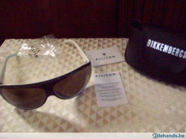 dames zonnebril 4 bikkembergs  nieuw+ gratis verz. nr pp., Enlèvement ou Envoi, Neuf, Lunettes de soleil