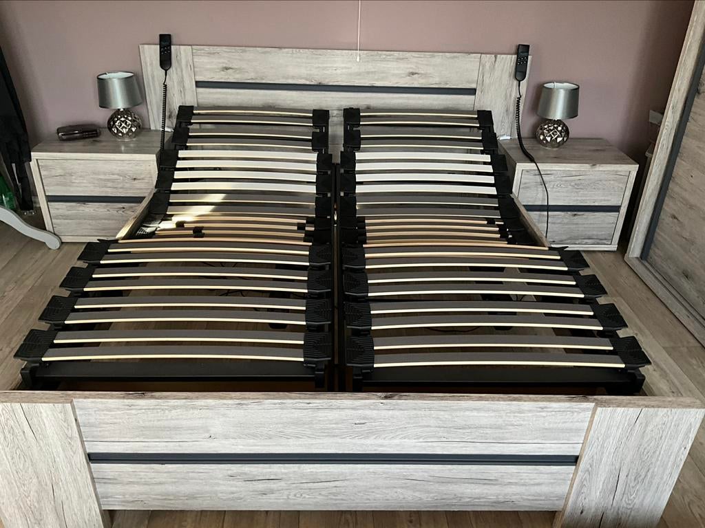 Sommier électrique ( sans matelas ) 2X  80X200, Maison & Meubles, Enlèvement, Comme neuf, Sommier