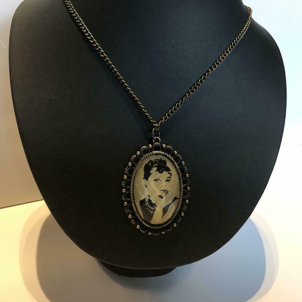 Audrey Hepburn hanger met lange ketting, Enlèvement ou Envoi, Neuf