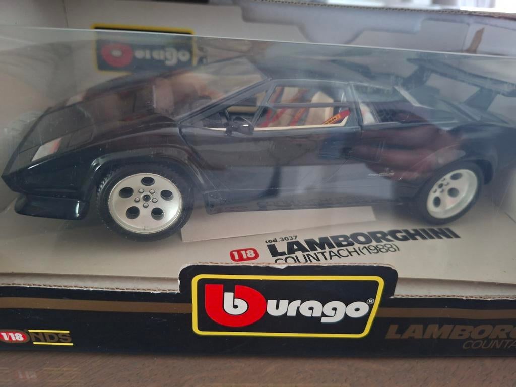 Lamborghini countach 1988 zwart, Hobby & Loisirs créatifs, Voitures miniatures | 1:18, Enlèvement, Comme neuf, Voiture, Burago