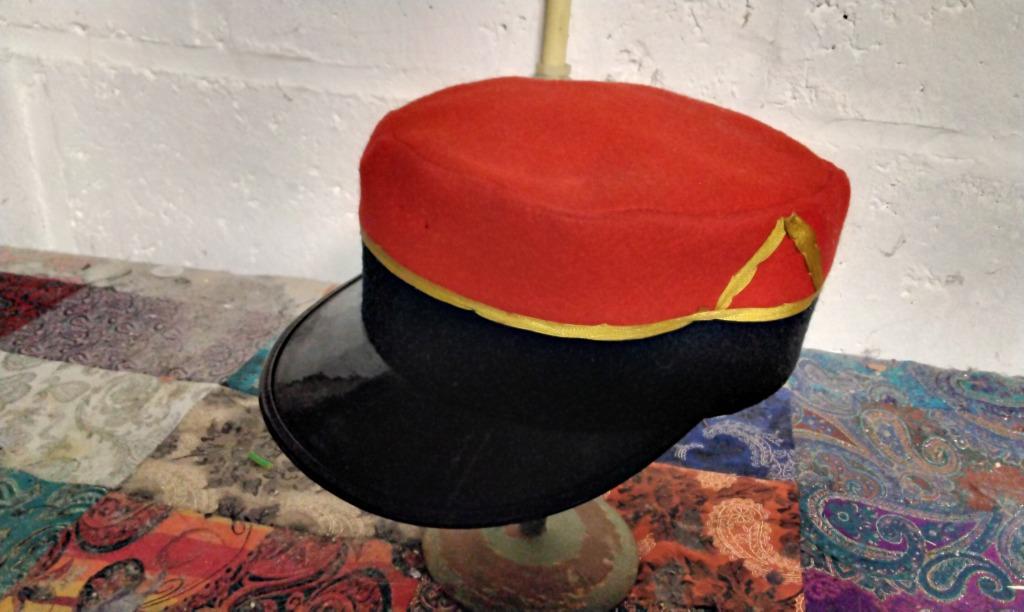 Ancien képi chef de gare pour enfants, Vêtements | Hommes, Chapeaux & Casquettes, Enlèvement, Porté