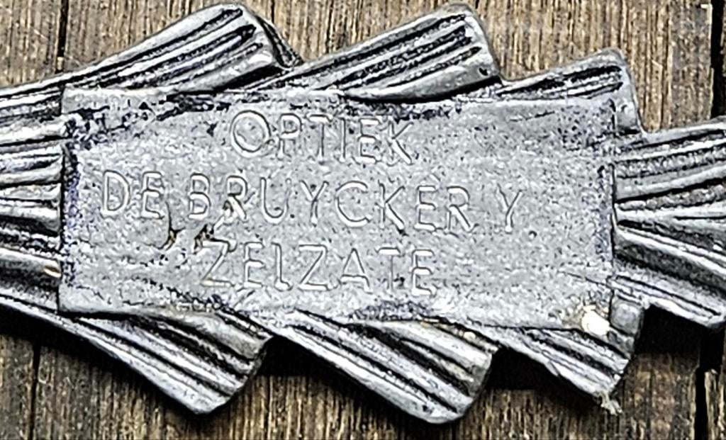 Zelzate vintage metalen flesopener vlinderdas
He, Ophalen of Verzenden