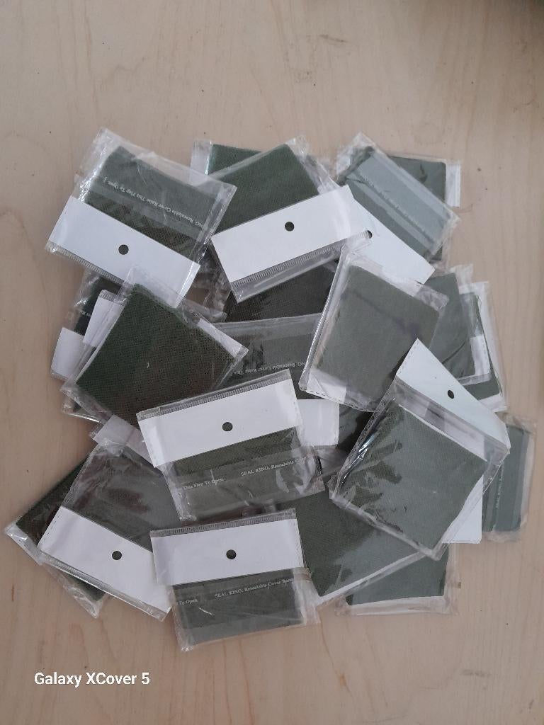 5 sets zweet- polsbandjes - donkergroen - (sealed) 10 st, Ophalen of Verzenden, Nieuw, Groen, Overige typen